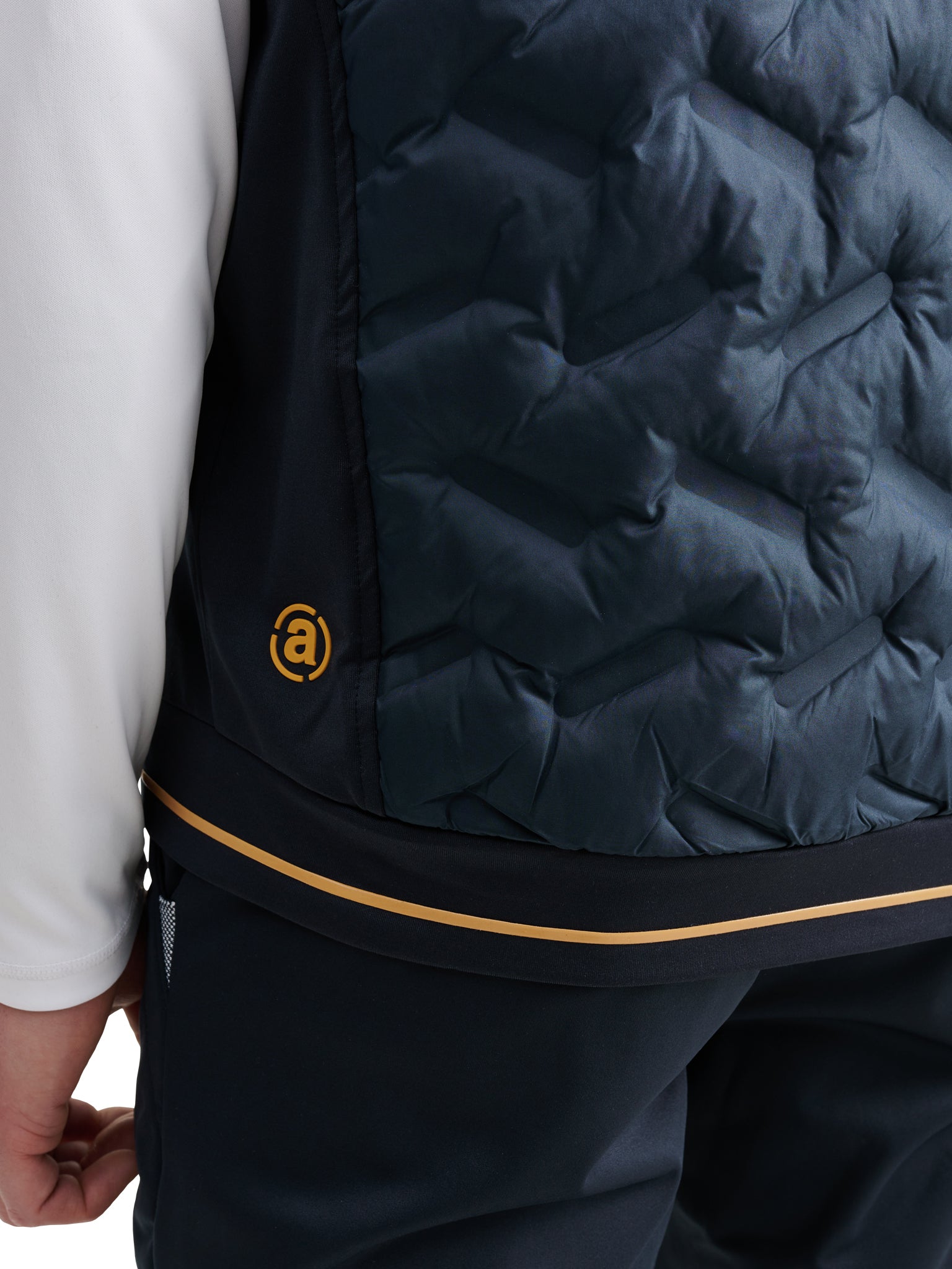 Grove Hybrid Vest