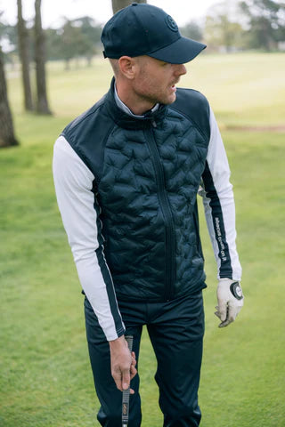 ABACUS Golf "A Warm Favourite"
