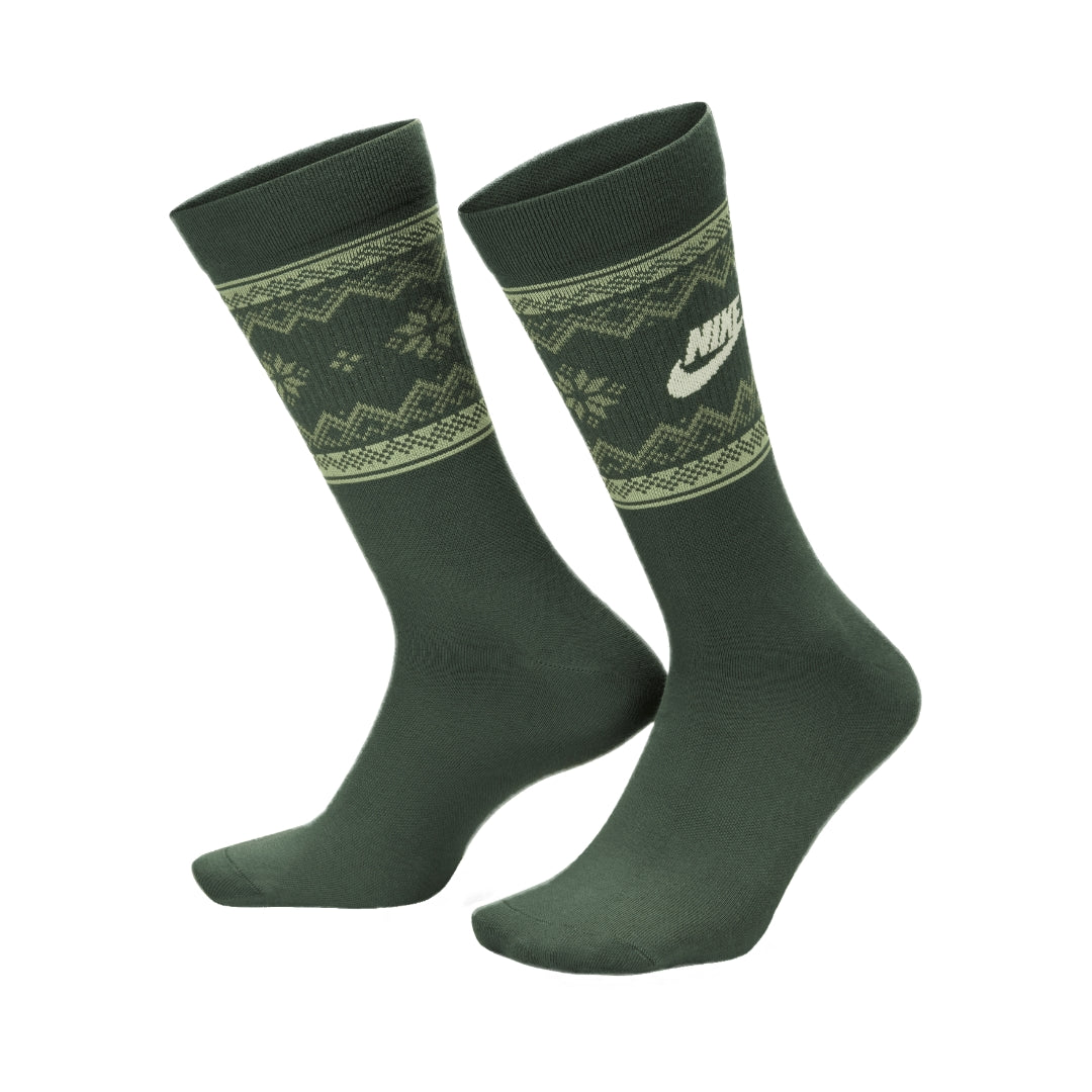 Sportswear Essential Stripe Crew Socks